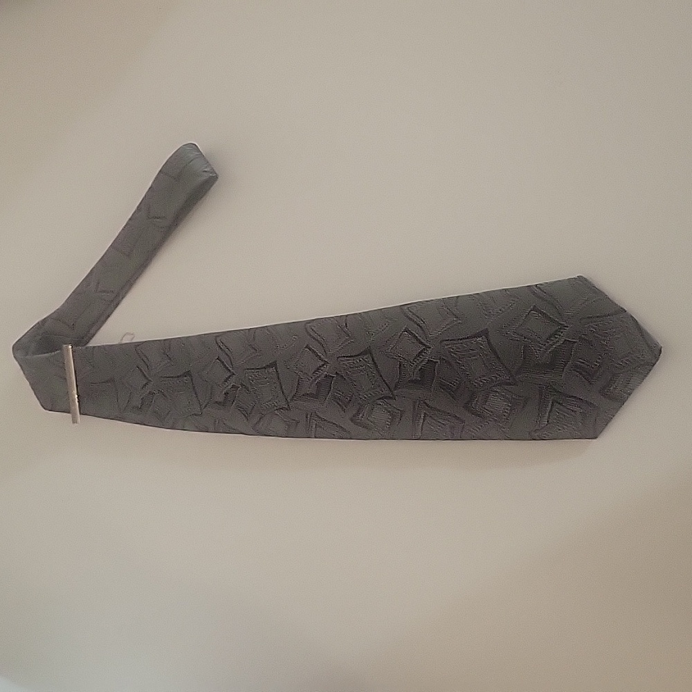 Madison Avenue Men's Tie 👔 Gray